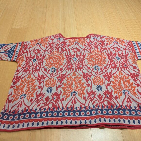 Peruvian Connection pull over/shirt, floral abstract design. never worn before - Picture 5 of 9